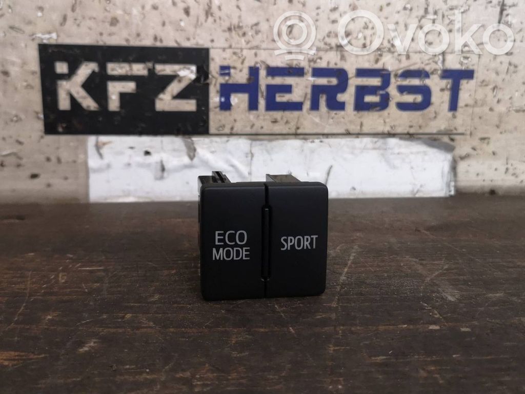 Toyota RAV 4 (XA40) ESP (stability program) switch 