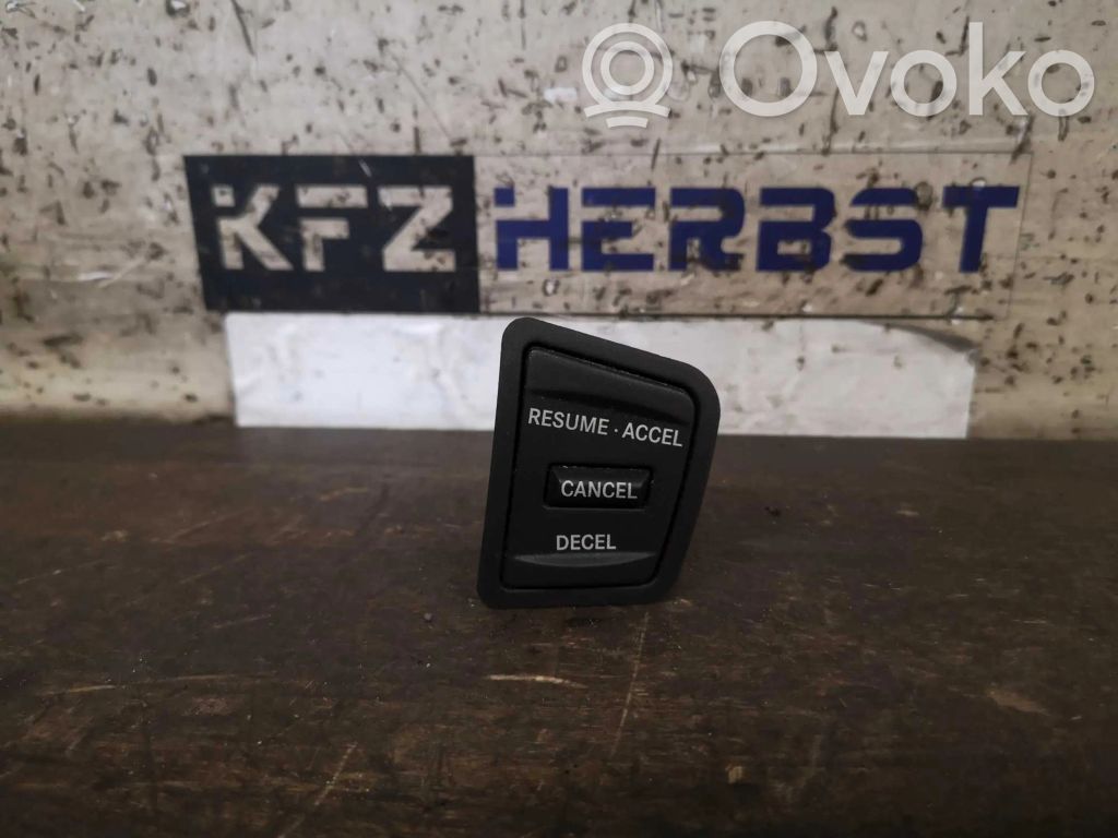 Jeep Grand Cherokee (WK) Cruise control switch 