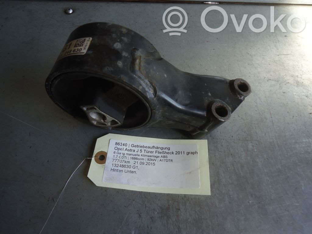 Opel Astra J Gearbox mounting bracket 