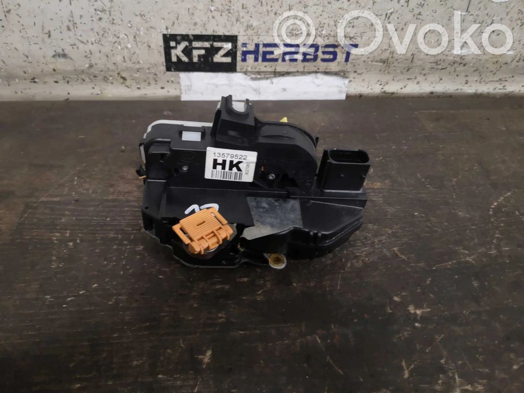 Opel Adam Zamek drzwi przednich 