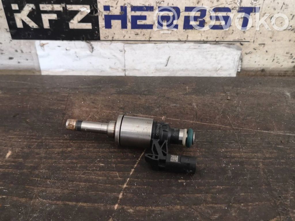 Volkswagen Golf VII Injector combustibil 