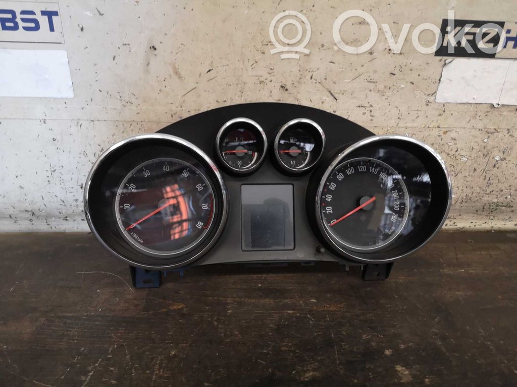 Opel Astra J Velocímetro (tablero de instrumentos) 