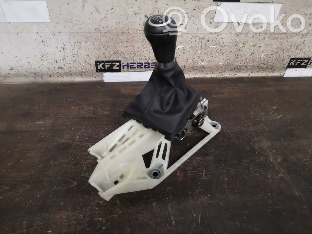Mazda 2 Gear shifter/selector 