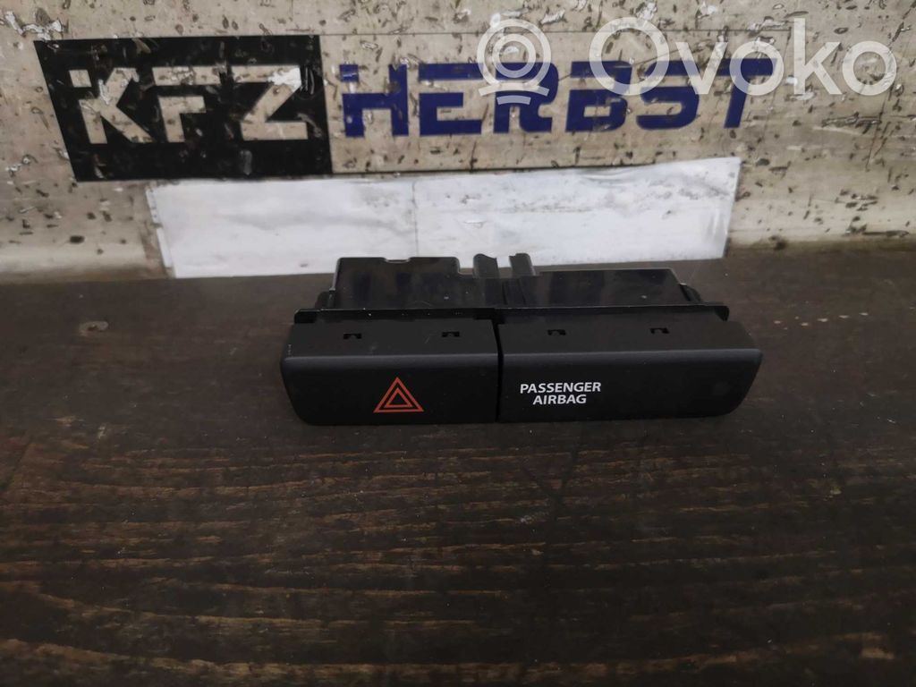Suzuki Ignis Hazard light switch 