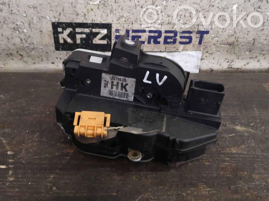 Opel Zafira C Zamek drzwi przednich 