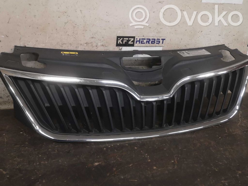 Skoda Rapid (NH) Grilă față 