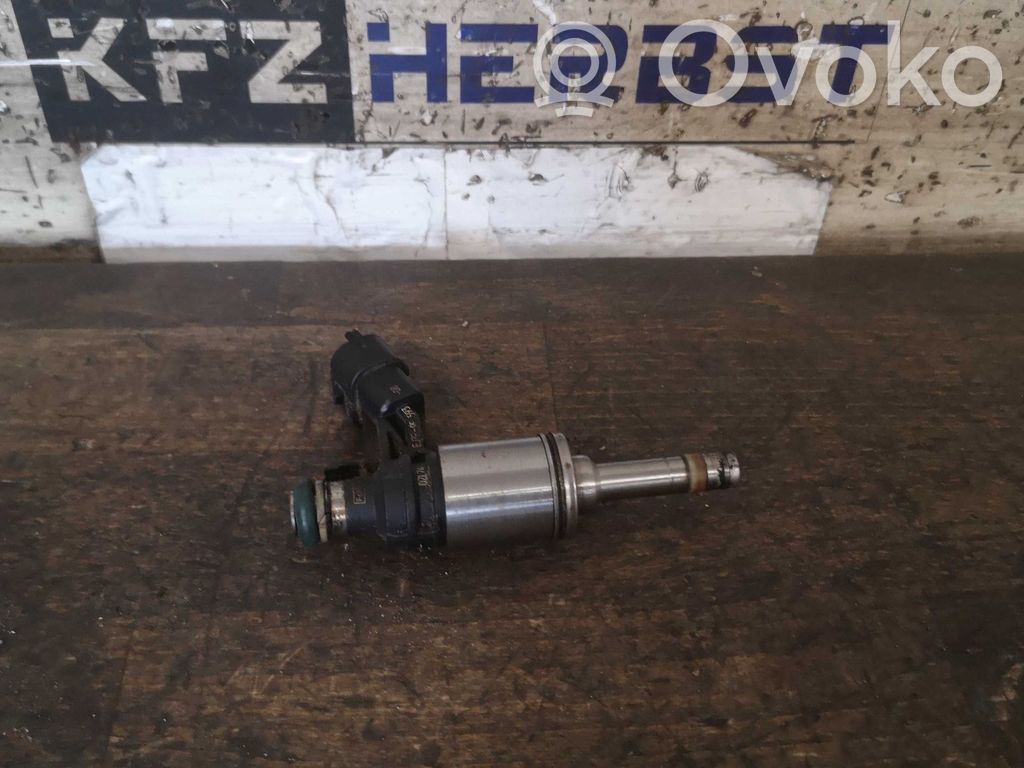 Ford Focus Fuel injector 