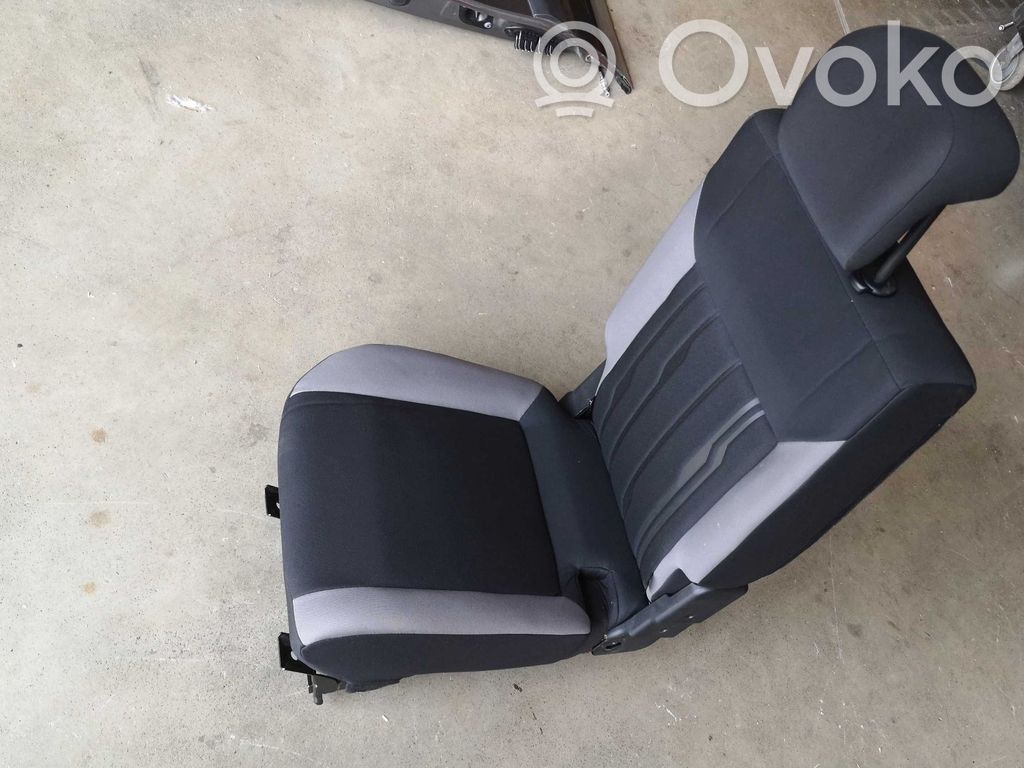 Fiat Doblo Second row seats 