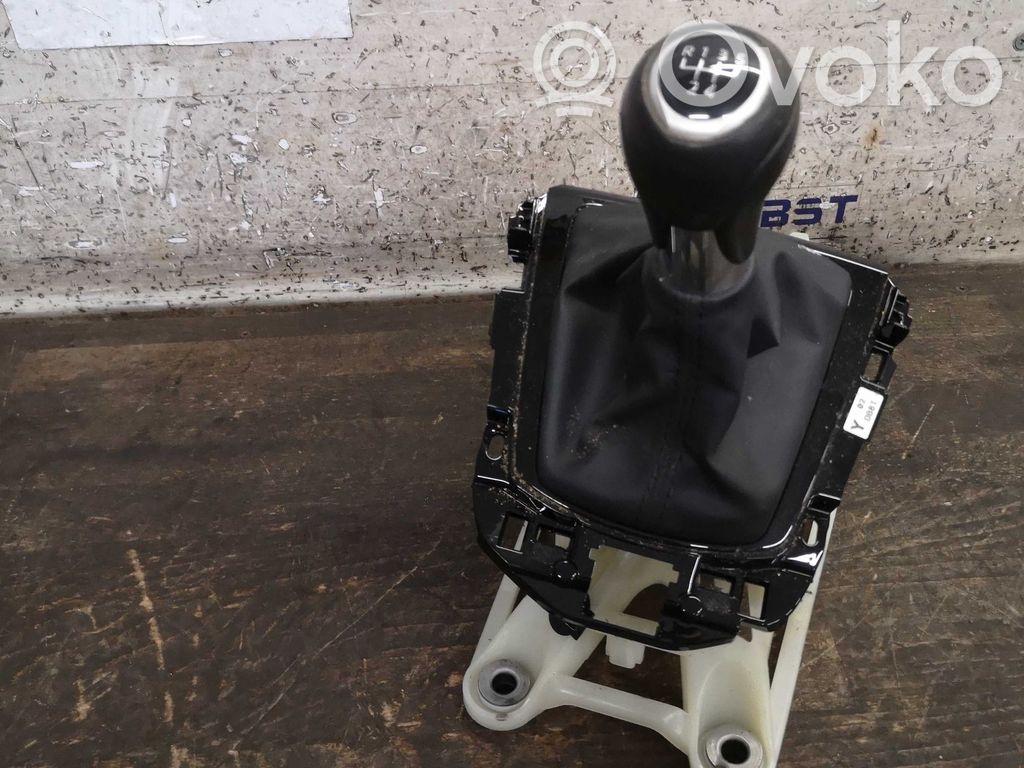 Mazda 2 Gear shifter/selector 