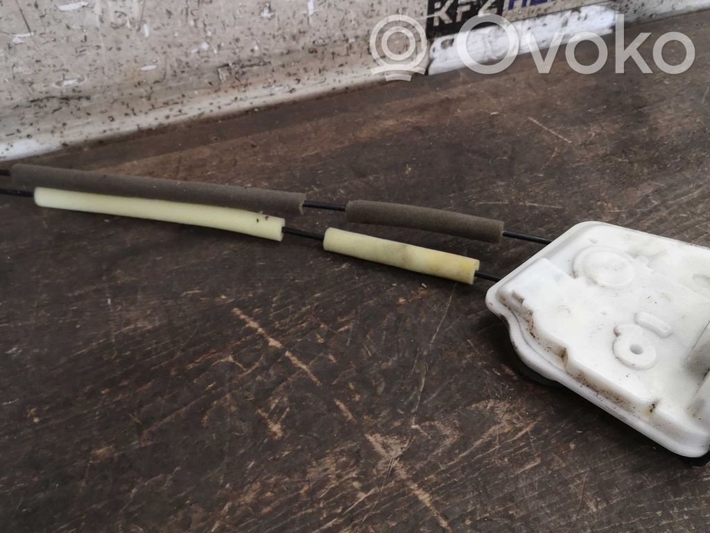 Mazda 2 Aizmugurē slēdzene 