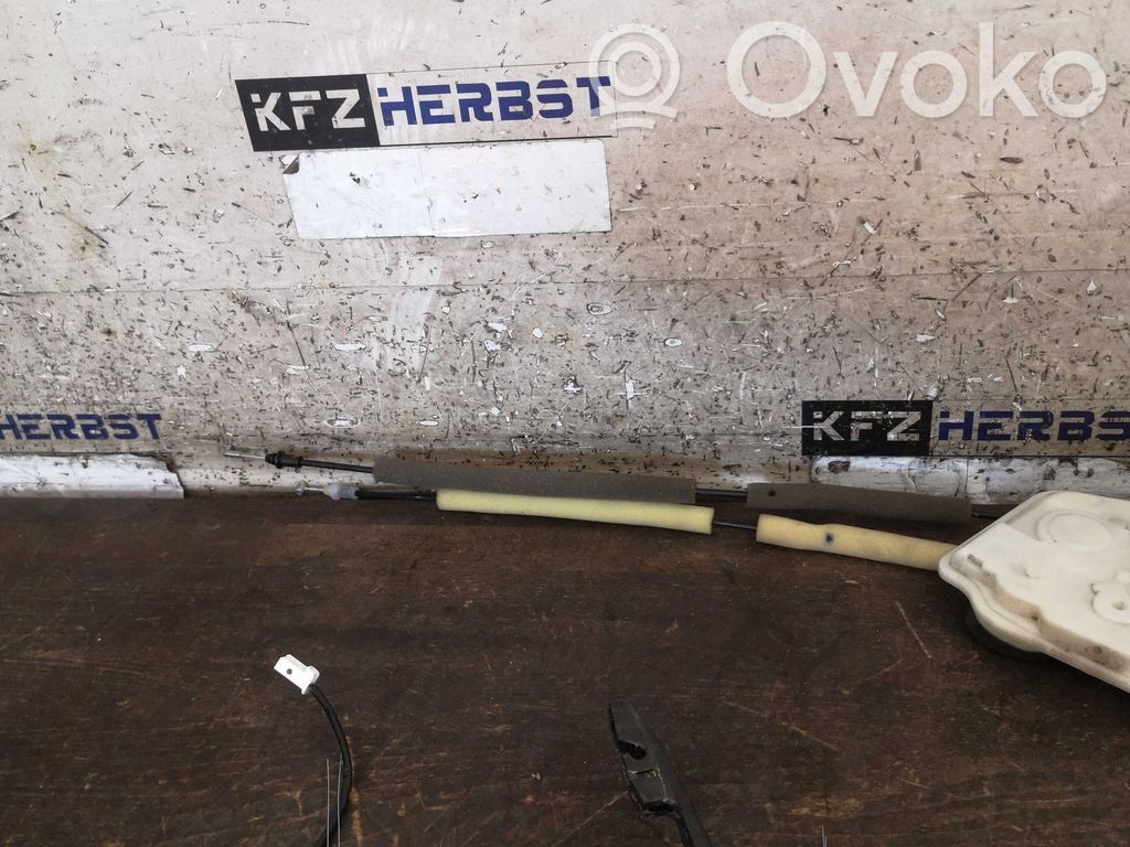Mazda 2 Priekinė durų spyna 
