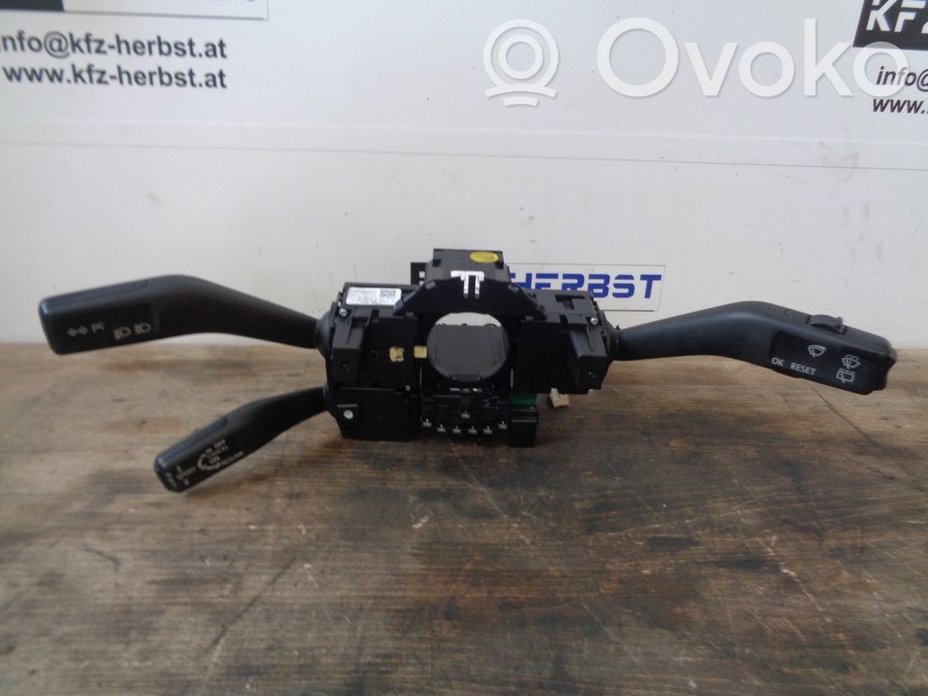 Volkswagen PASSAT B6 Boutons / interrupteurs volant