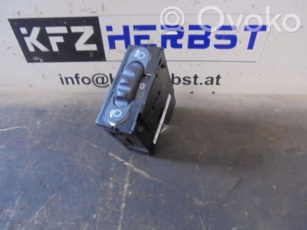 Renault Clio III Interruttore di regolazione livello altezza dei fari