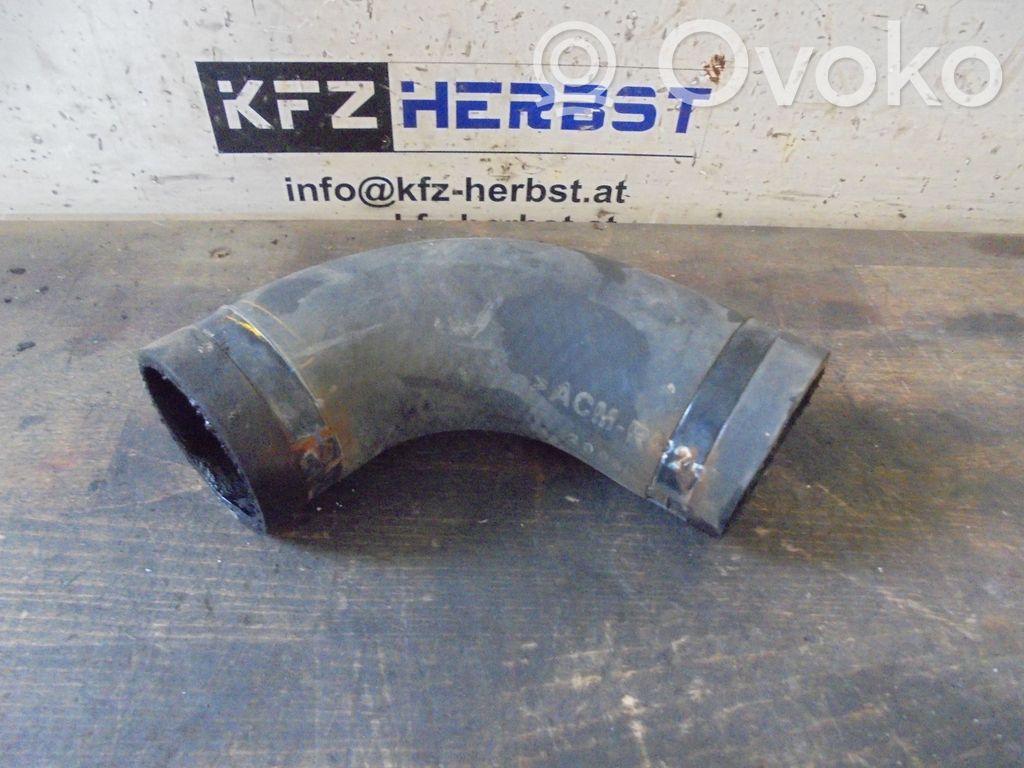Mazda B series UN Conductă/furtun admisie aer 
