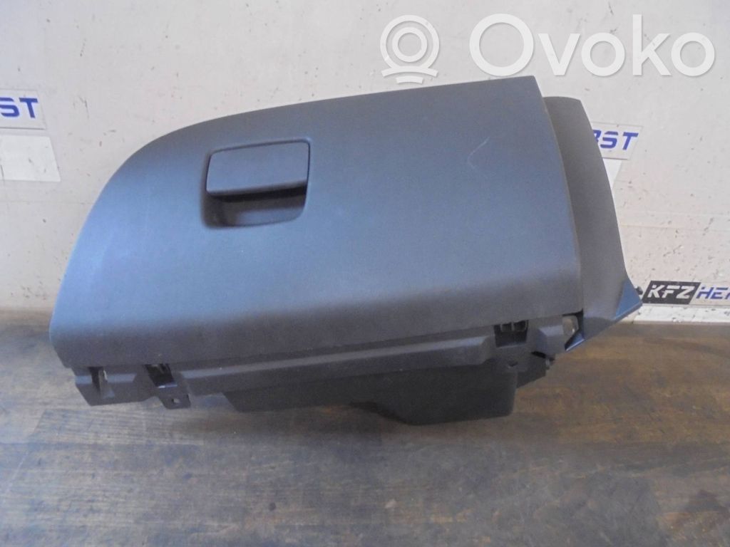 Opel Corsa E Daiktadėžė 