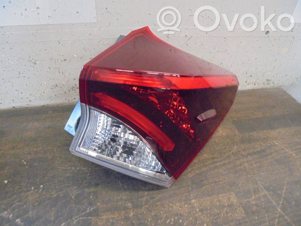 Toyota Auris E180 Lampa tylna 