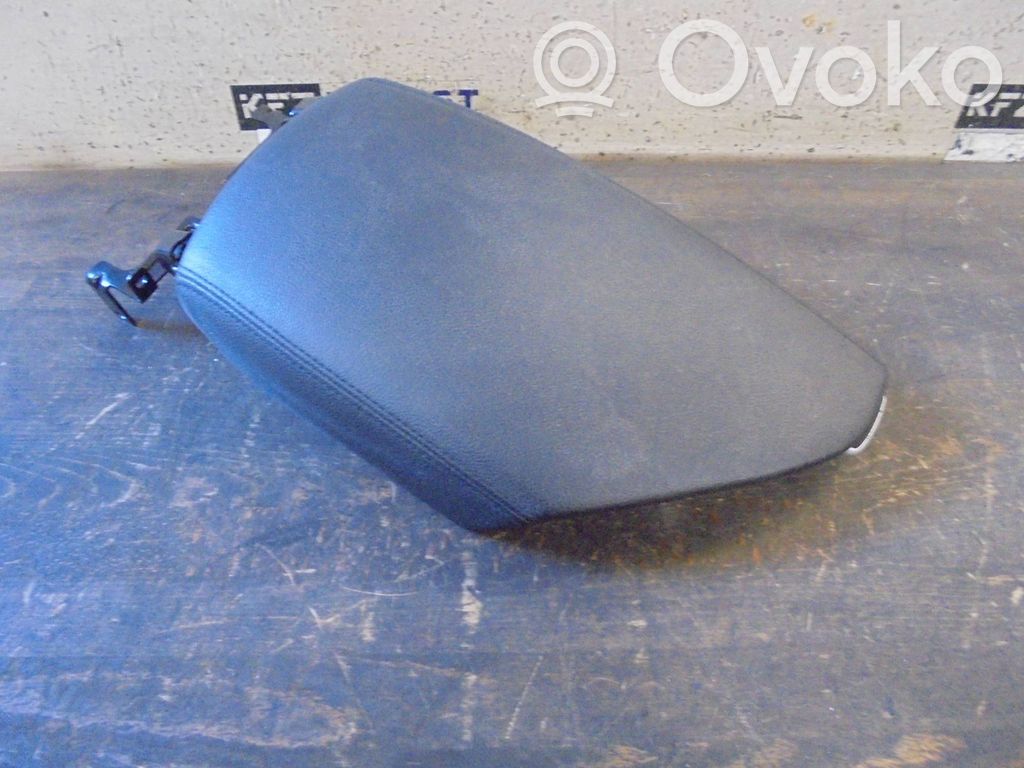 Hyundai i40 Reposabrazos 