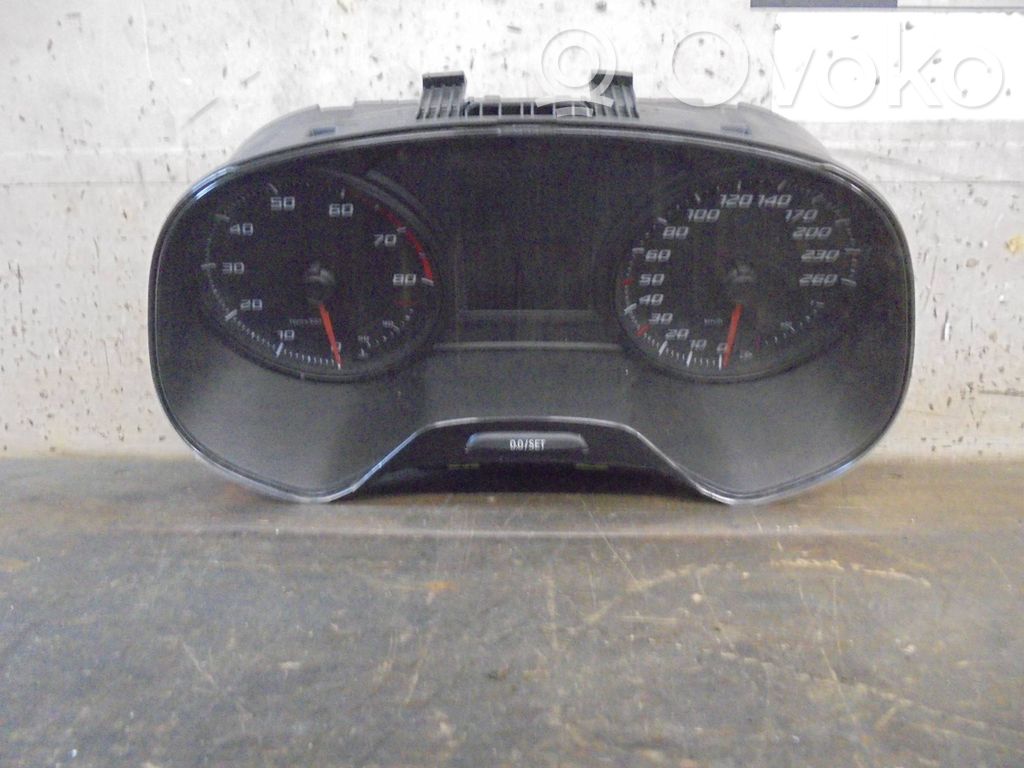 Seat Leon (5F) Licznik / Prędkościomierz 