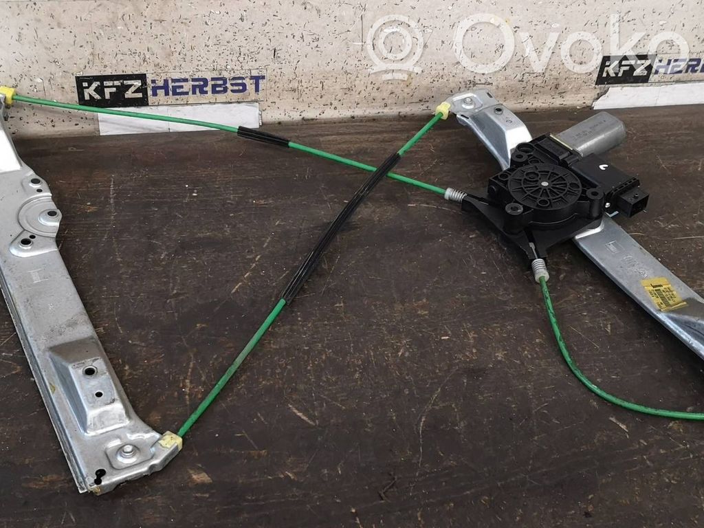 Opel Corsa D Mechanizm podnoszenia szyby przedniej bez silnika 