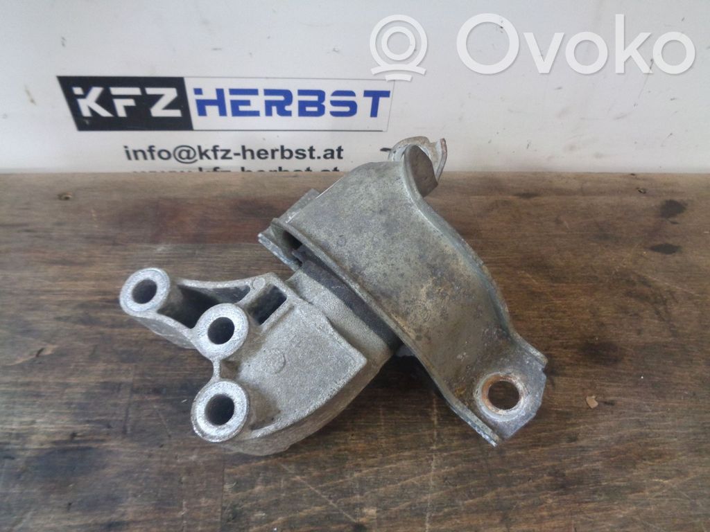 Fiat 500 Engine mount bracket 