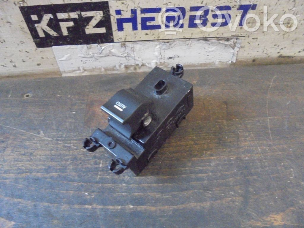 Hyundai i40 Przyciski szyb 