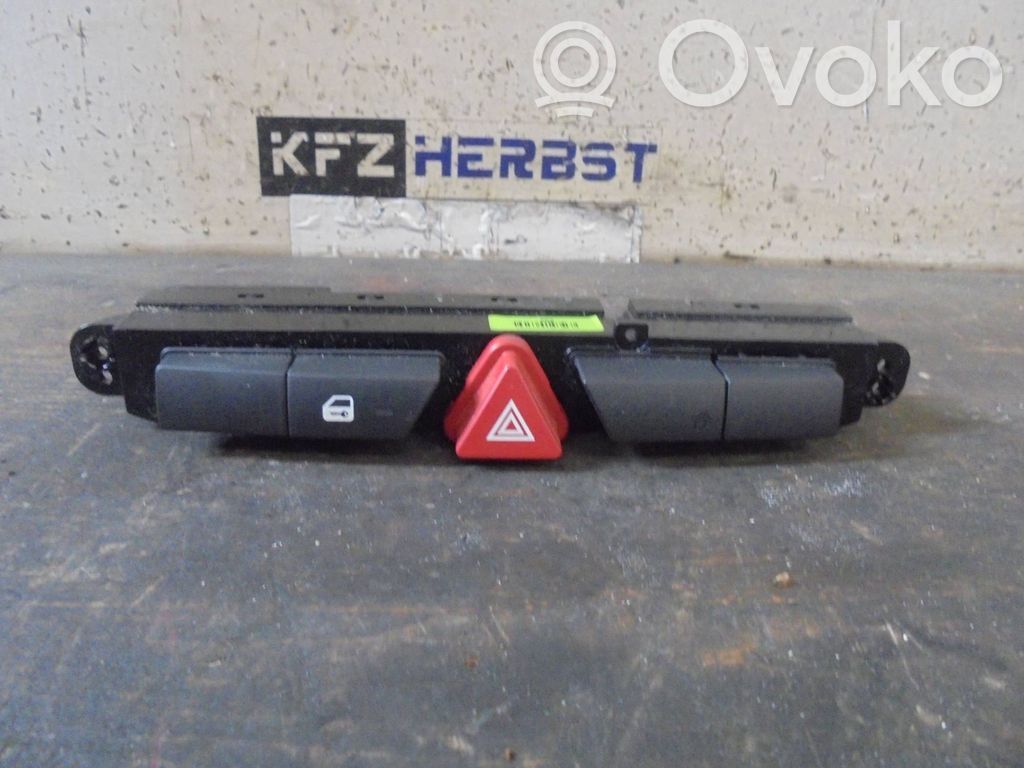 Botón interruptor de luz de peligro   937001H000,937001H000,937001H010,937001H000,937001H010