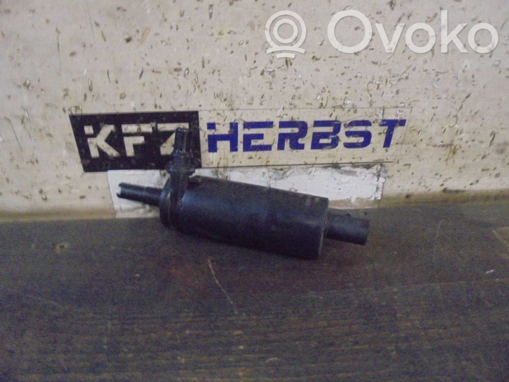 Volkswagen Golf VII Pompa lavavetri parabrezza/vetro frontale