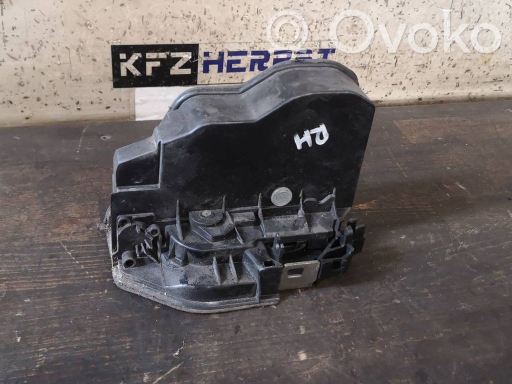 BMW X3 E83 Serratura portiera posteriore 