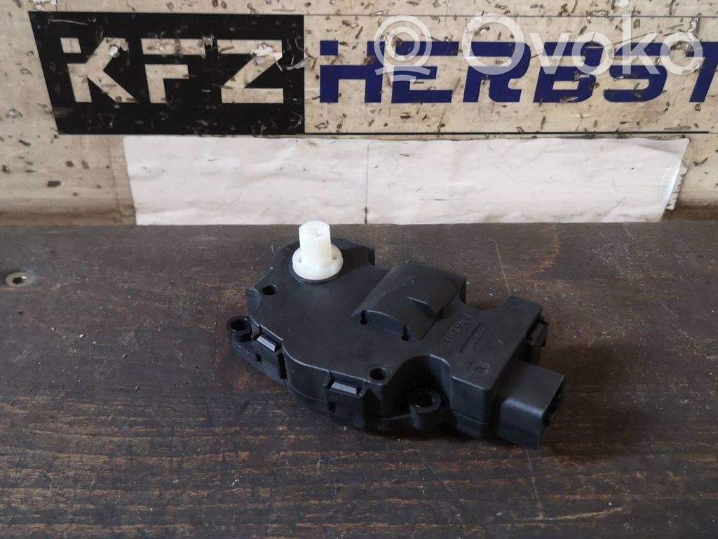 Mercedes-Benz CLS C218 X218 Actuator/motor clapetă debit aer A/C 