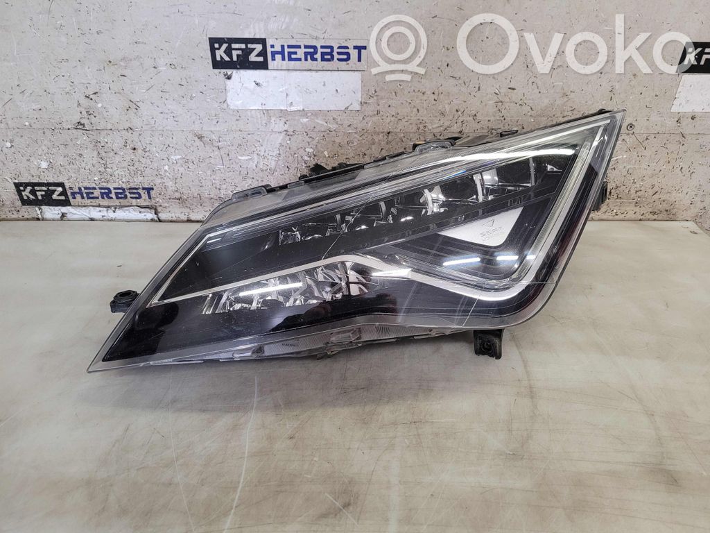 Seat Leon (5F) Phare frontale 
