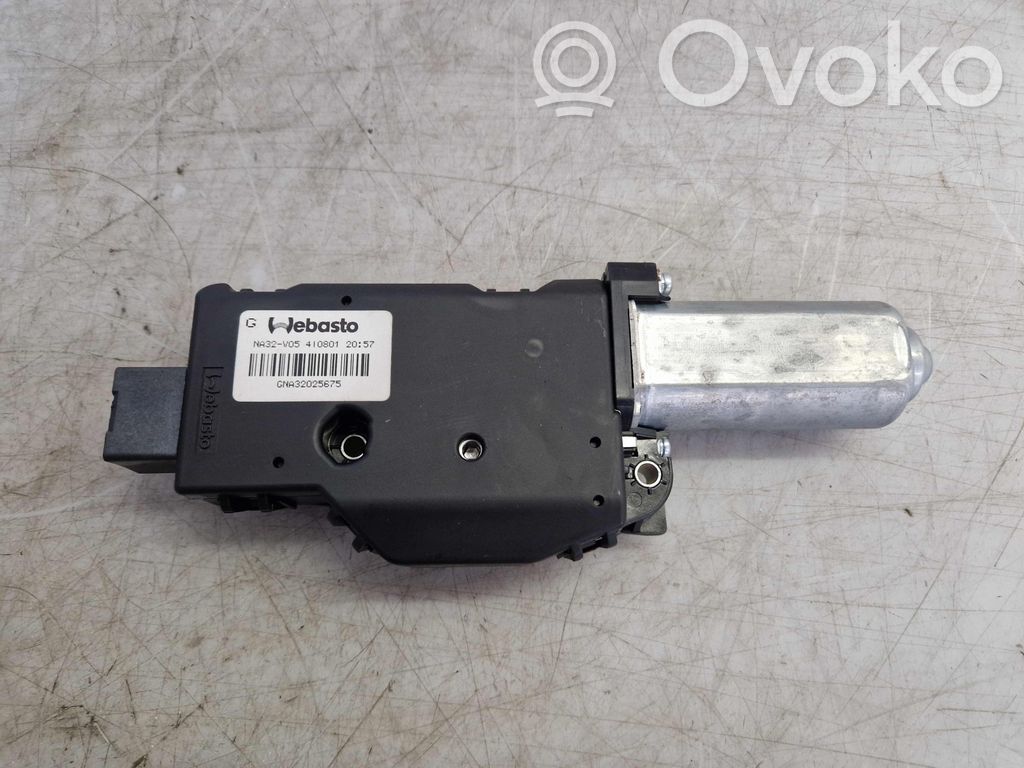 Nissan X-Trail T32 Motor/actuator trapă 