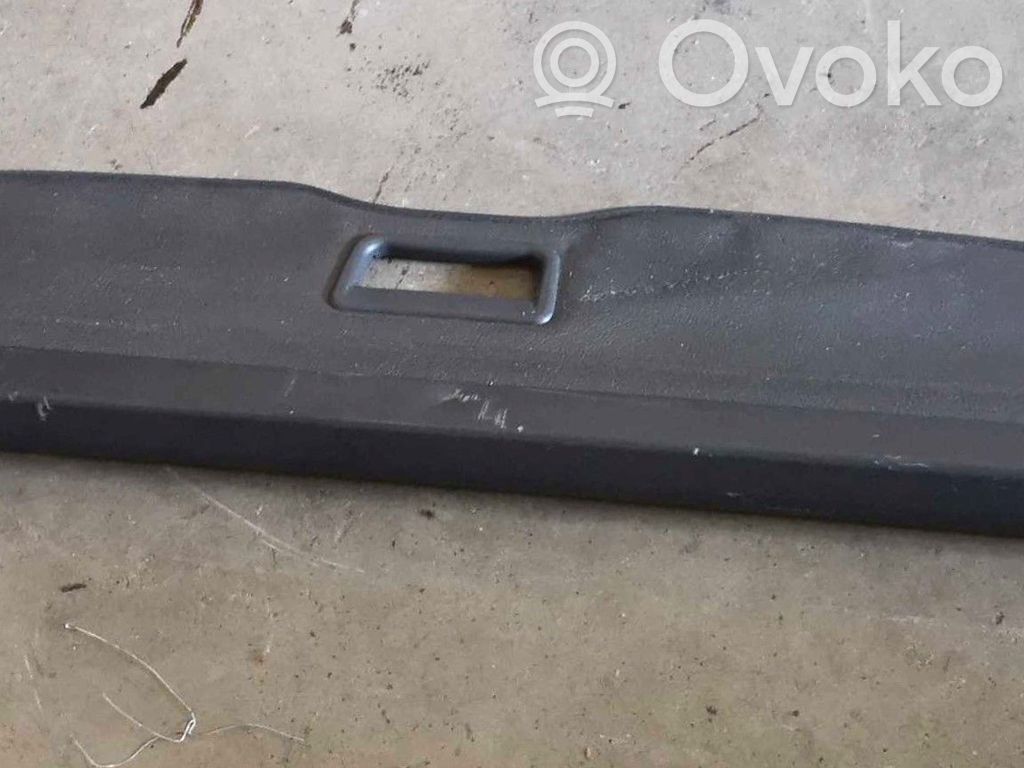 Volkswagen Touran II Hattuhylly