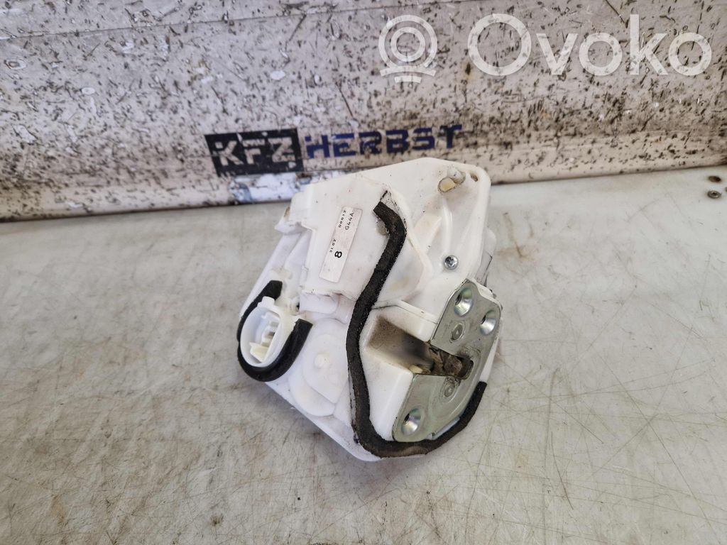 Rear door lock   G04G10L,G04G10L