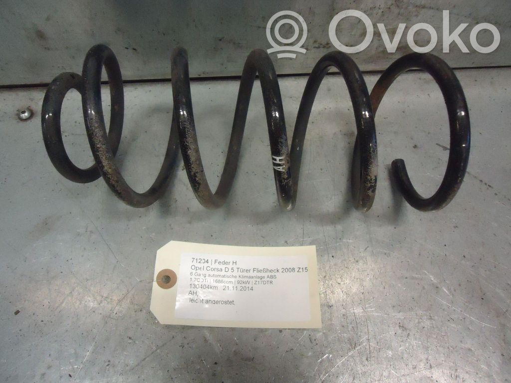 Opel Corsa D Sprężyna tylna 