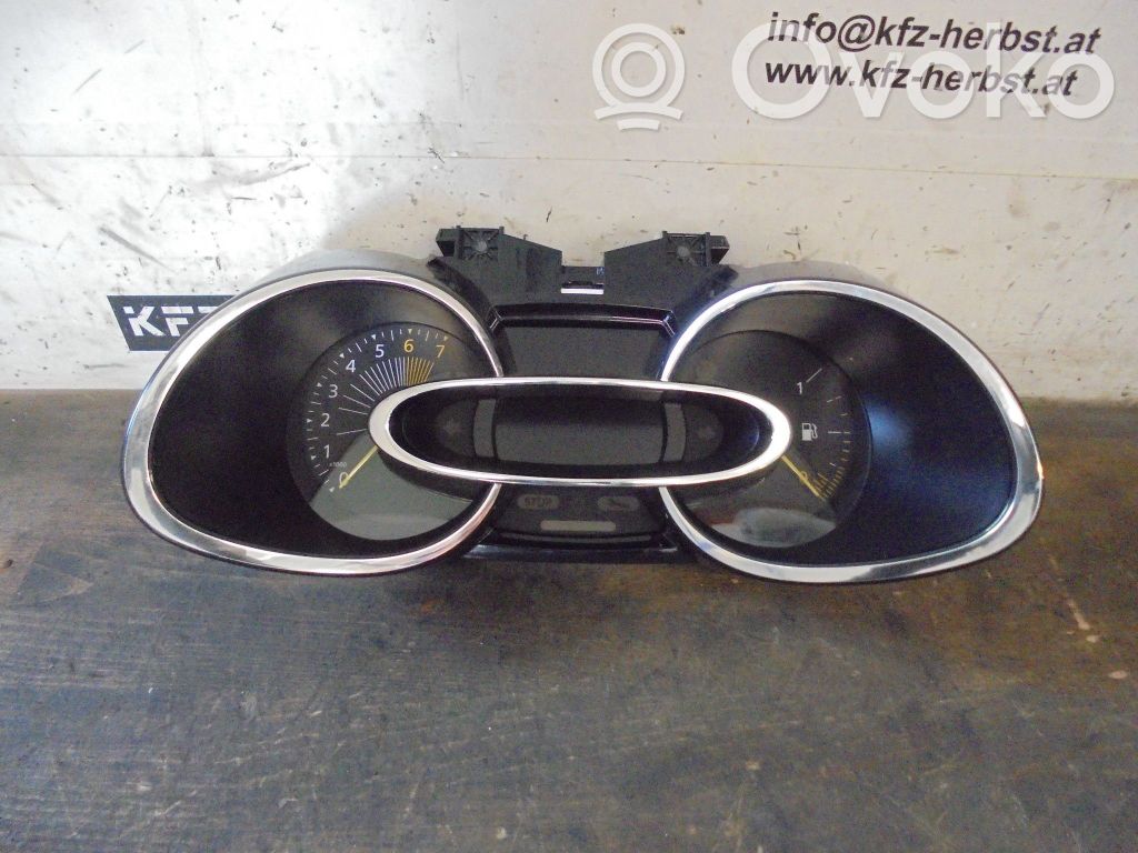Renault Clio IV Speedometer (instrument cluster) 