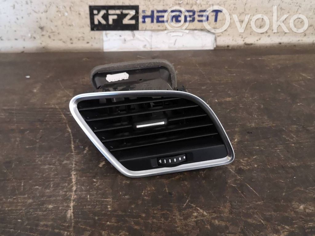 Audi Q3 8U Rejilla de ventilación central del panel 