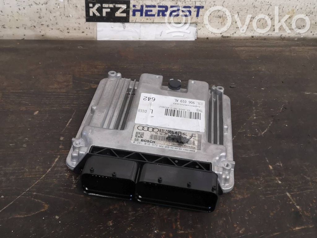 Audi A4 S4 B8 8K Engine control unit/module 