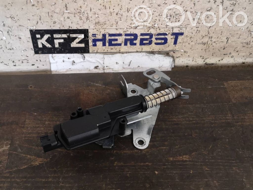 Ford Fiesta Fuel tank opening switch 