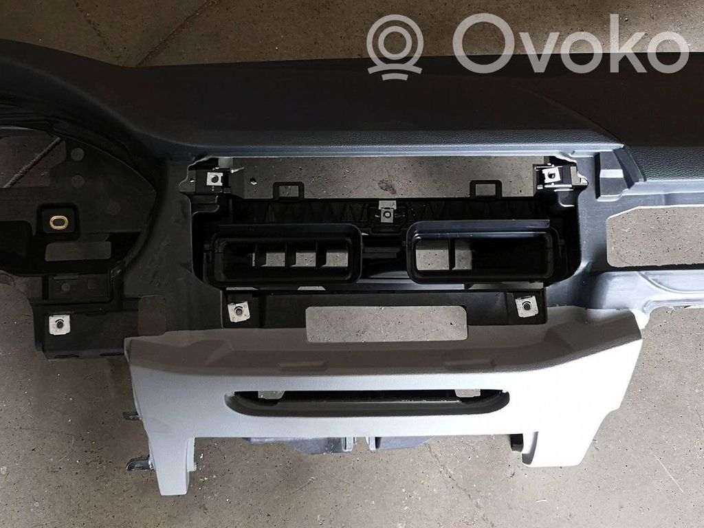 Audi A4 S4 B9 Deska rozdzielcza 