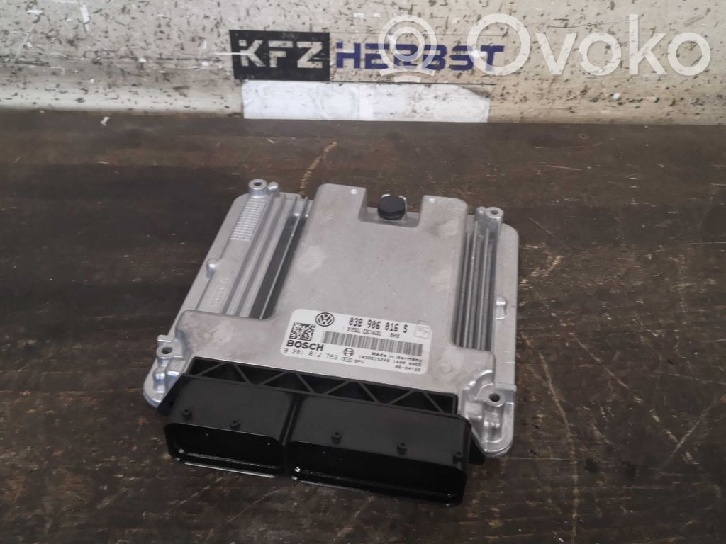 Volkswagen Transporter - Caravelle T5 Sterownik / Moduł ECU 