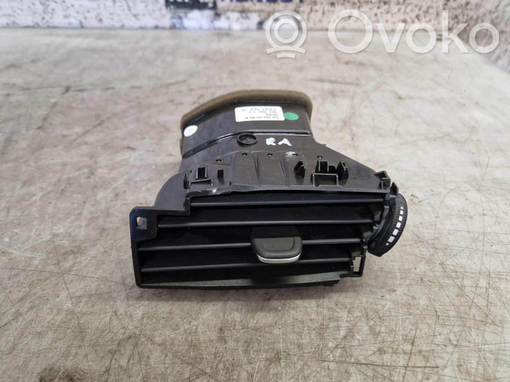 Opel Astra K Rejilla de ventilación central del panel 
