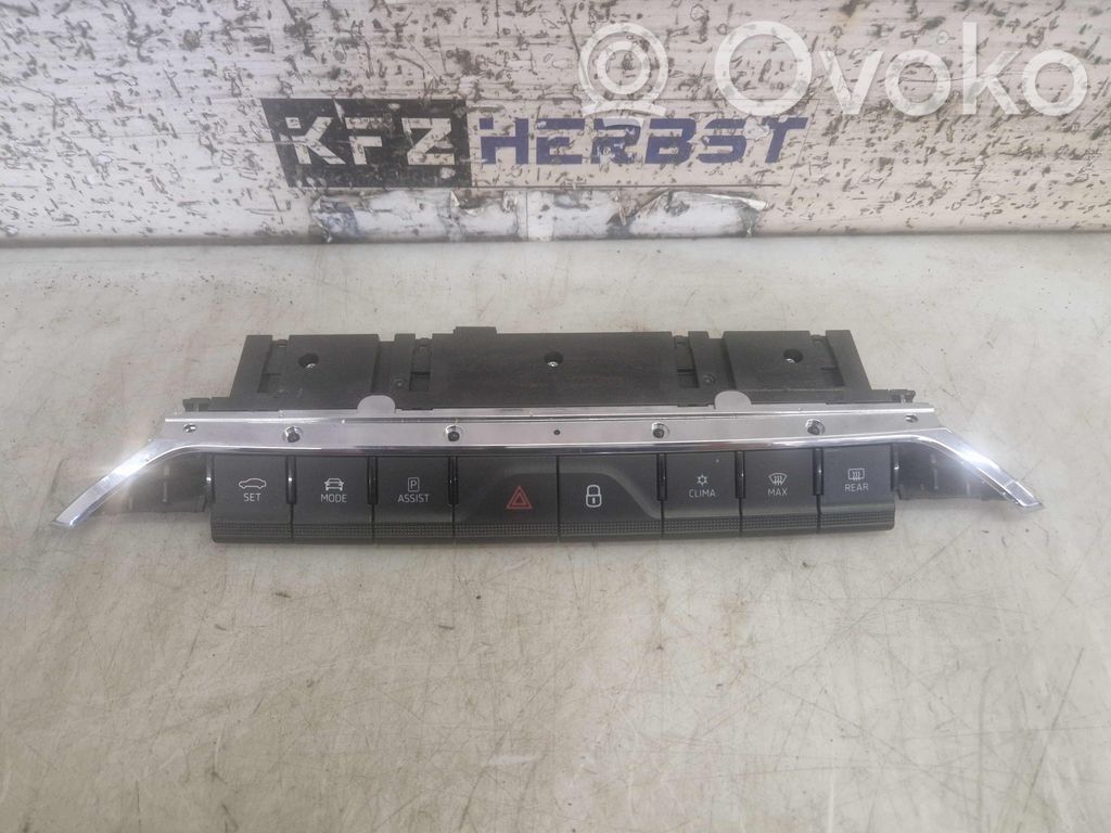 Skoda Octavia Mk4 Hazard light switch 
