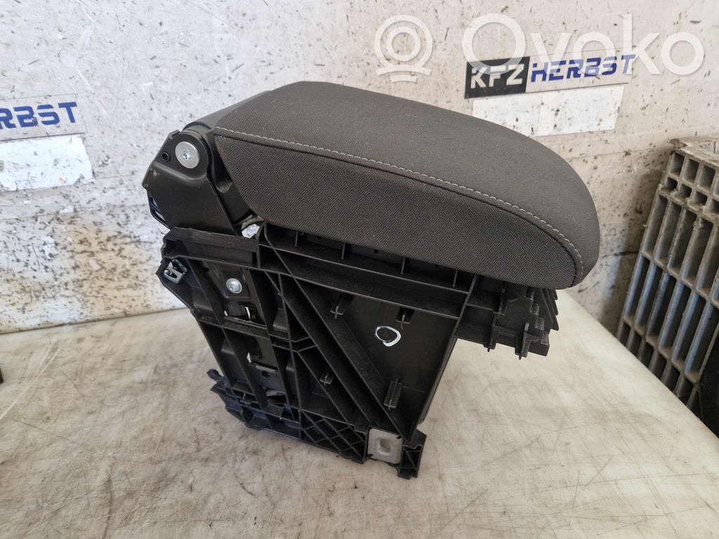 Volkswagen Golf VII Armrest 