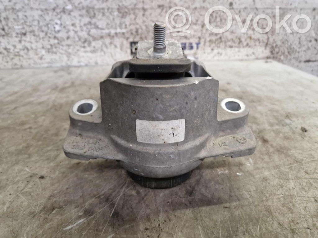 Jaguar XE Engine mount bracket 