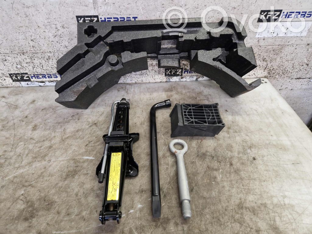 Jaguar XE Lift Jack 