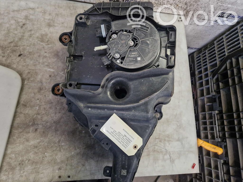 AdBlue-nestesäiliö   JU5A5L279BE,KK315J228AF,JU5A5L279BE,KK315J228AF
