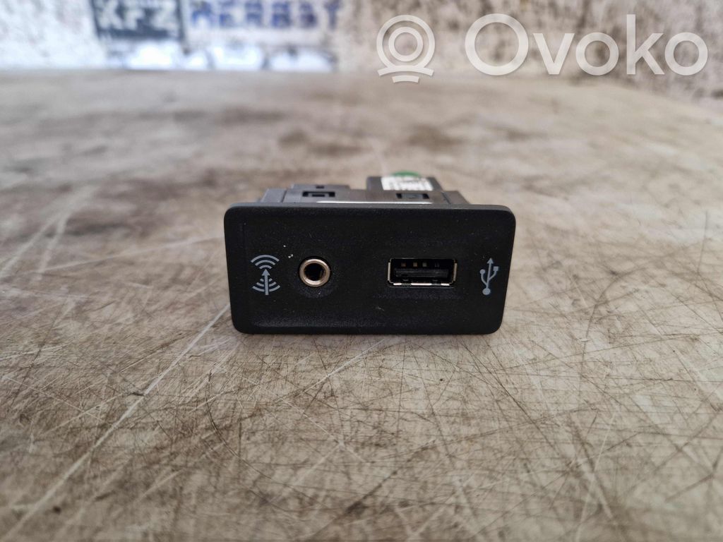 Volkswagen Golf VII Kit manos libres 