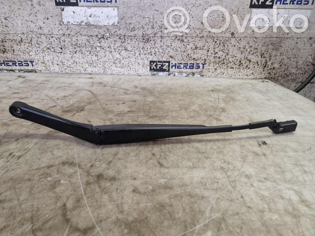 Volkswagen T-Roc Front wiper blade arm 