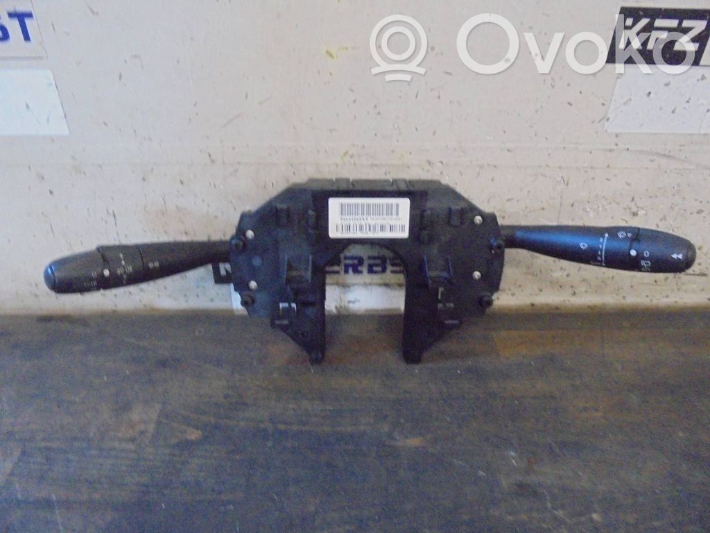 Citroen C4 I Pulsanti/interruttori sul volante 