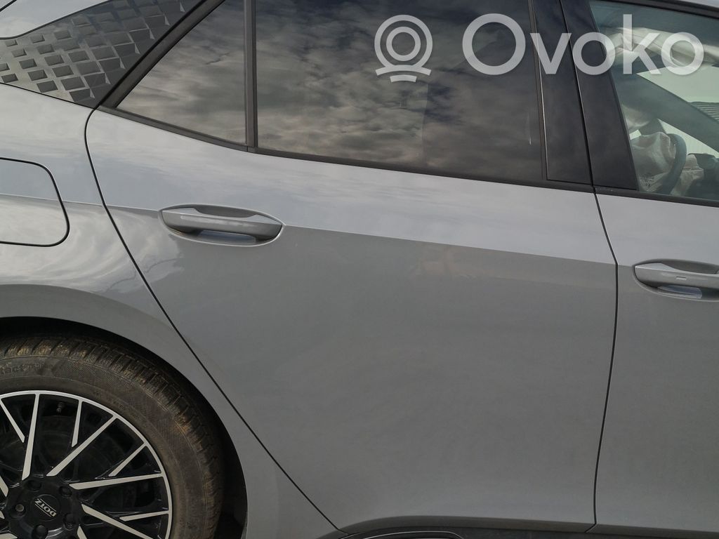 Aizmugurējās durvis   10A833056G,10A833056G